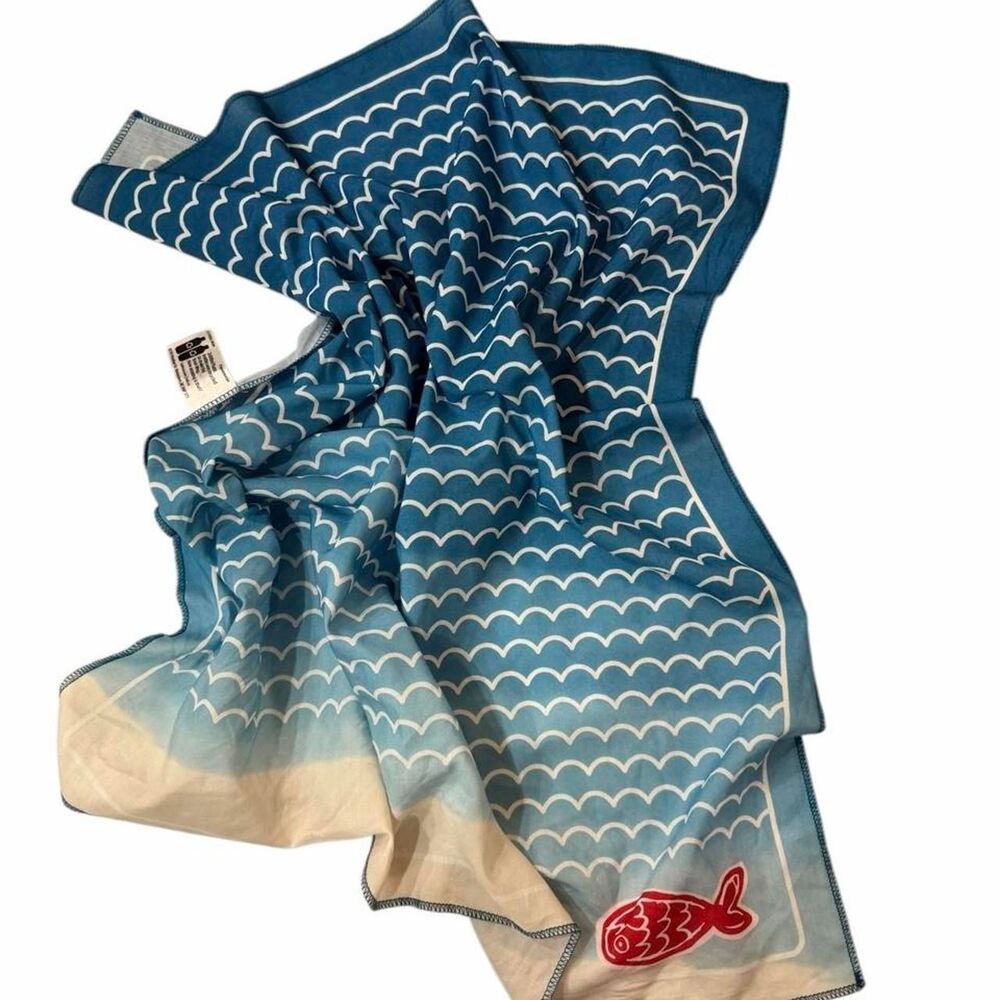 Lush ocean scarf